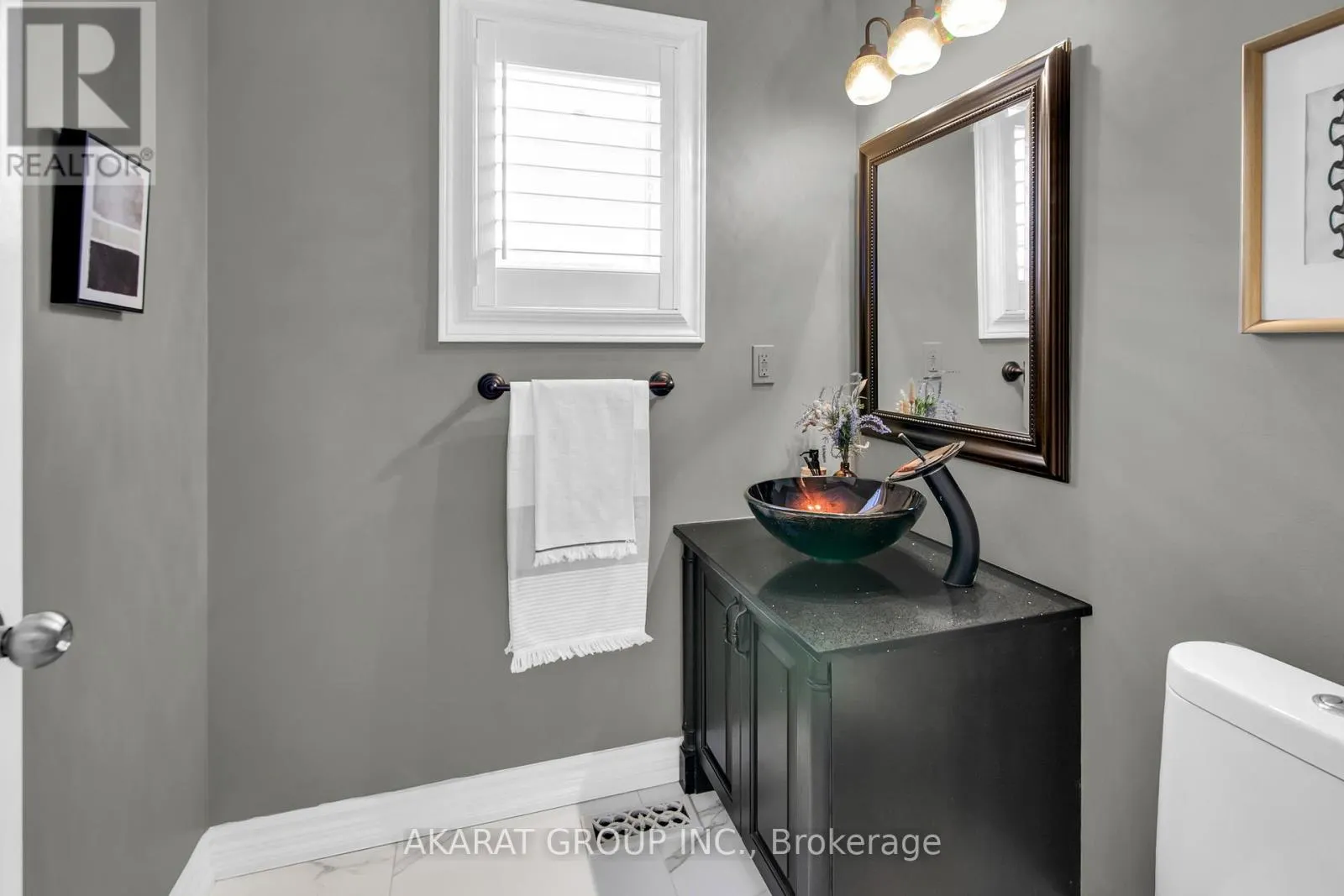 2113 DALECROFT CRESCENT