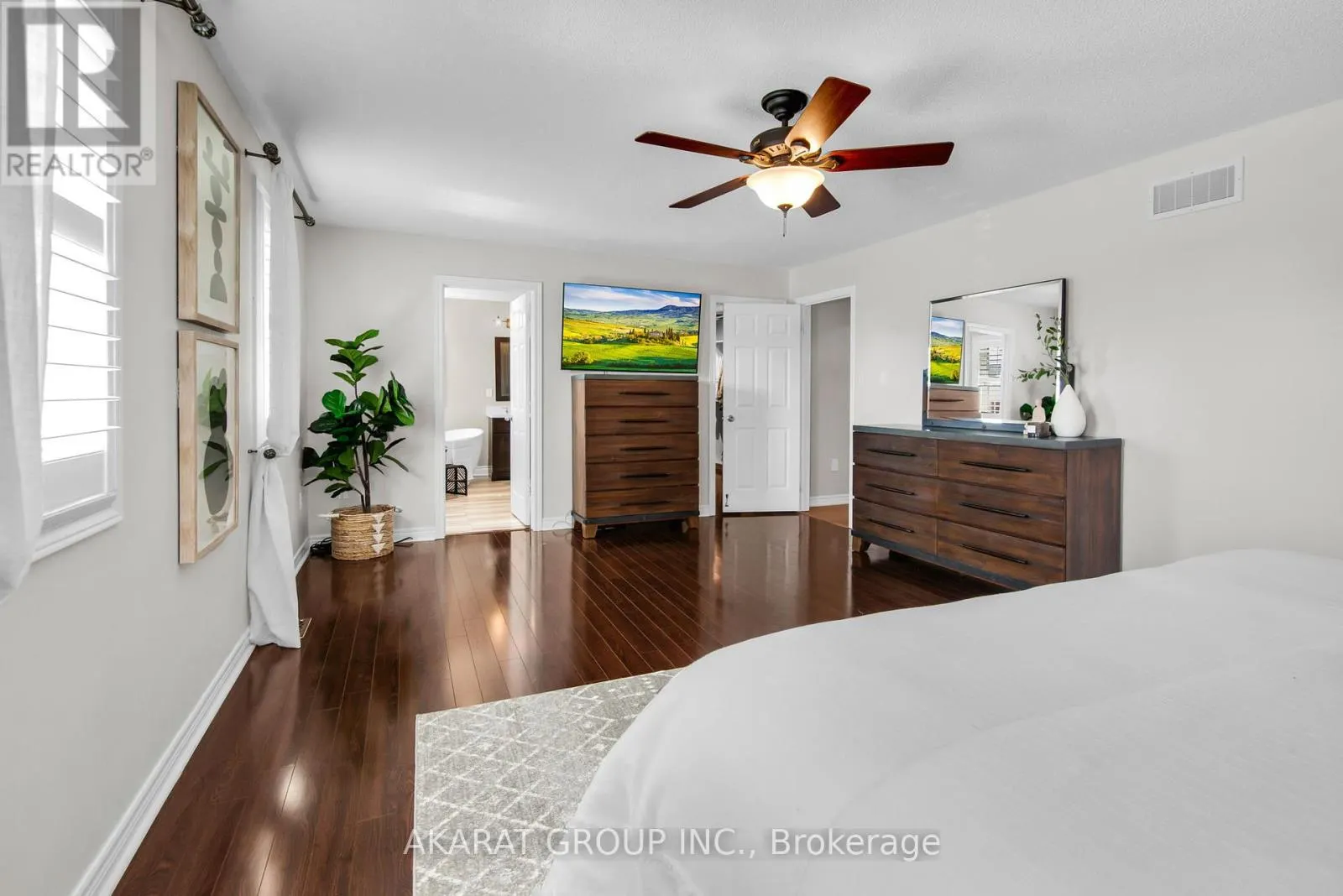2113 DALECROFT CRESCENT