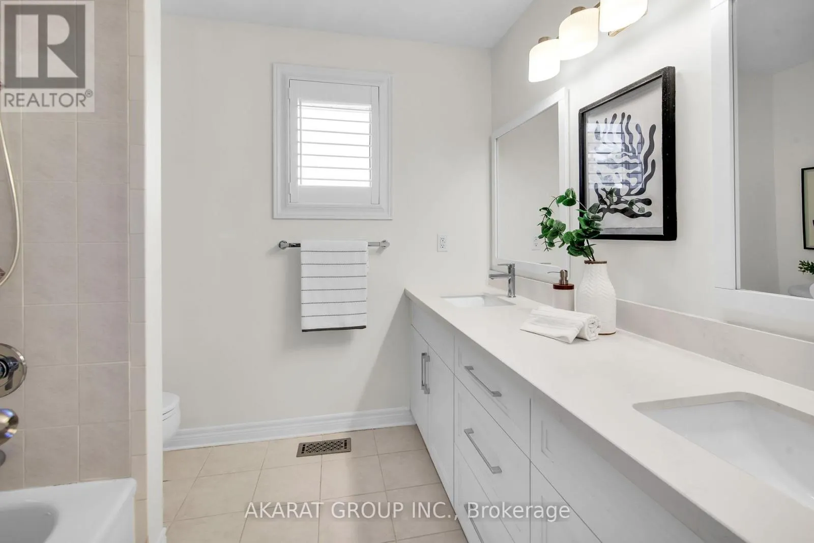 2113 DALECROFT CRESCENT