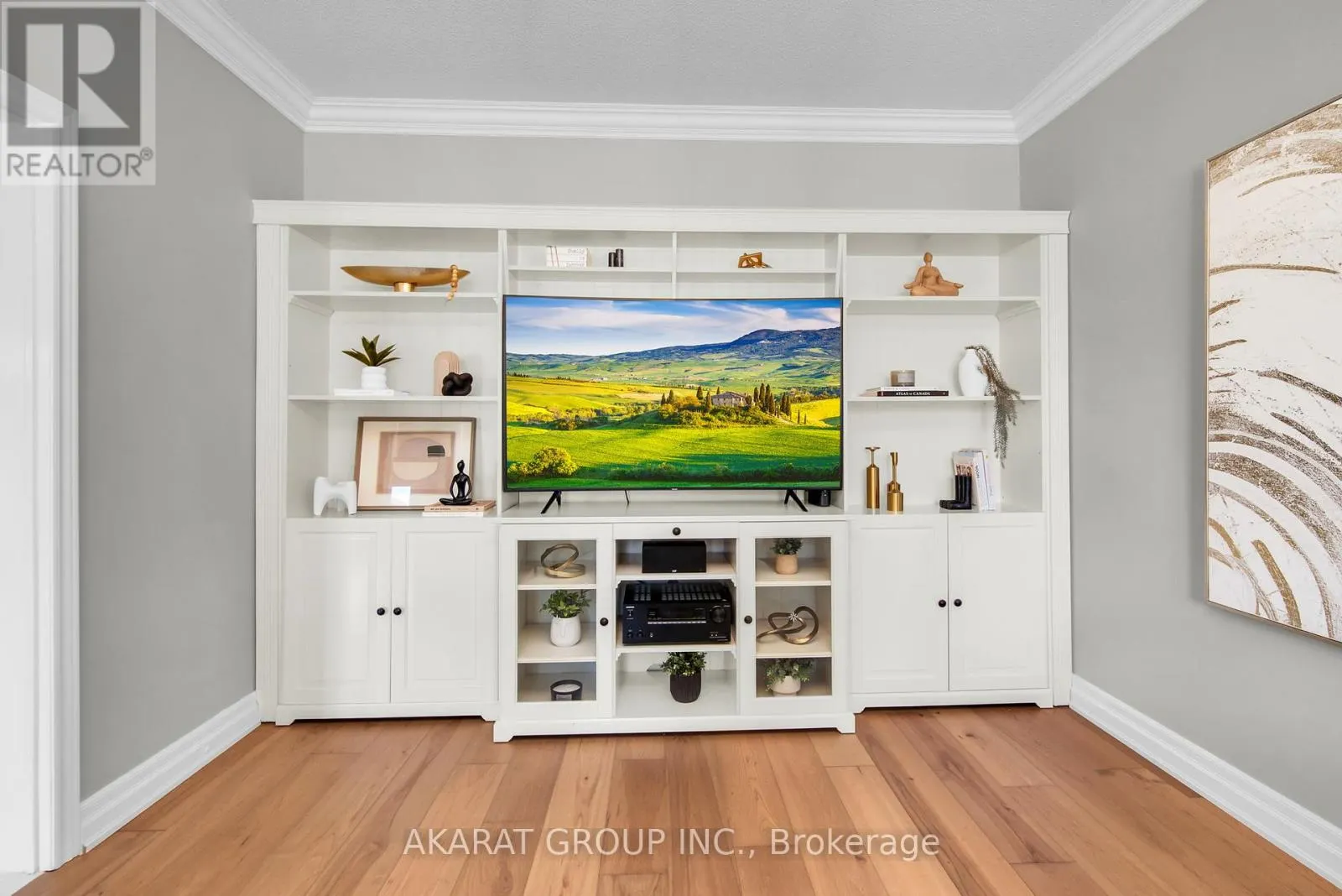 2113 DALECROFT CRESCENT