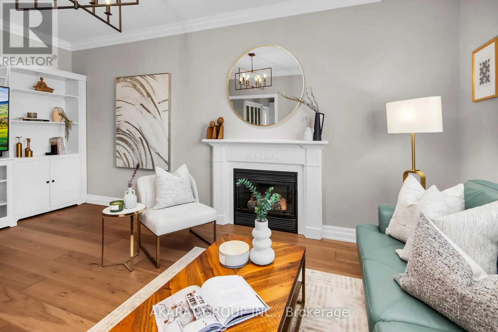 2113 DALECROFT CRESCENT