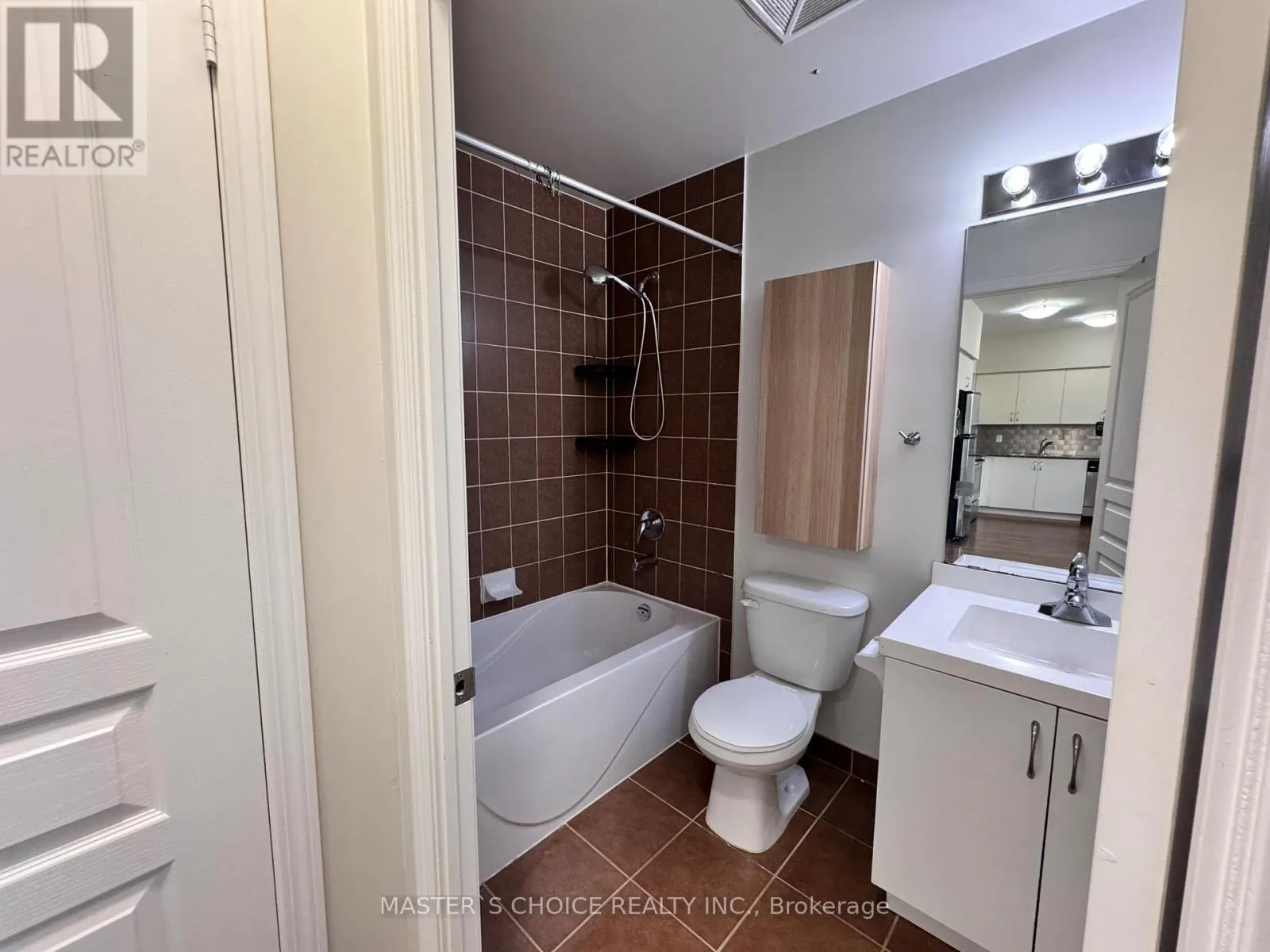 210 - 2230 LAKE SHORE BOULEVARD W