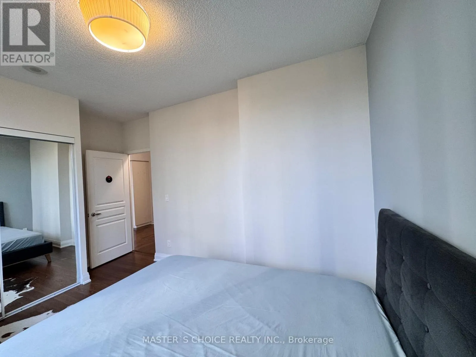210 - 2230 LAKE SHORE BOULEVARD W