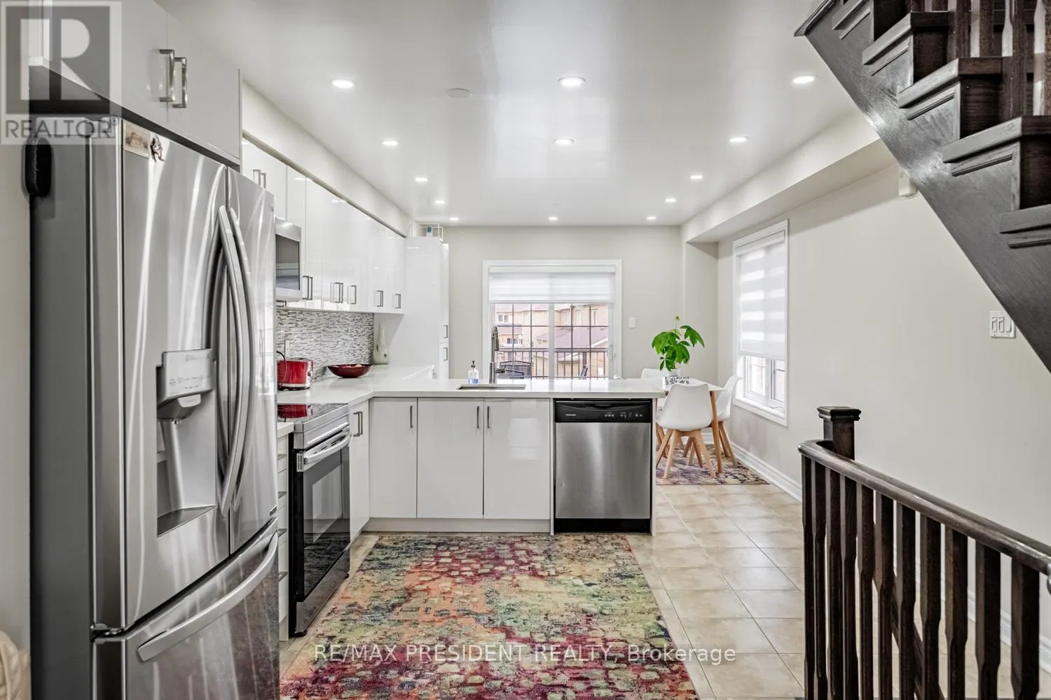 10 SHIRAZ DRIVE