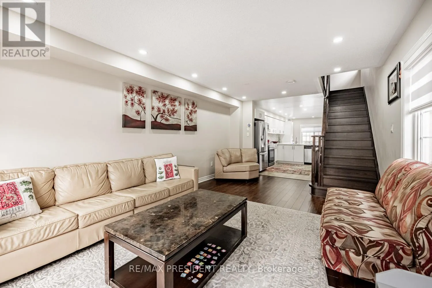 10 SHIRAZ DRIVE
