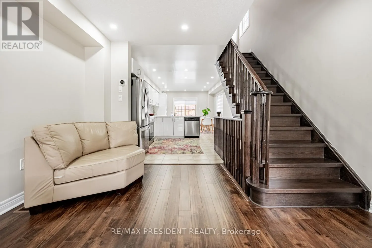 10 SHIRAZ DRIVE