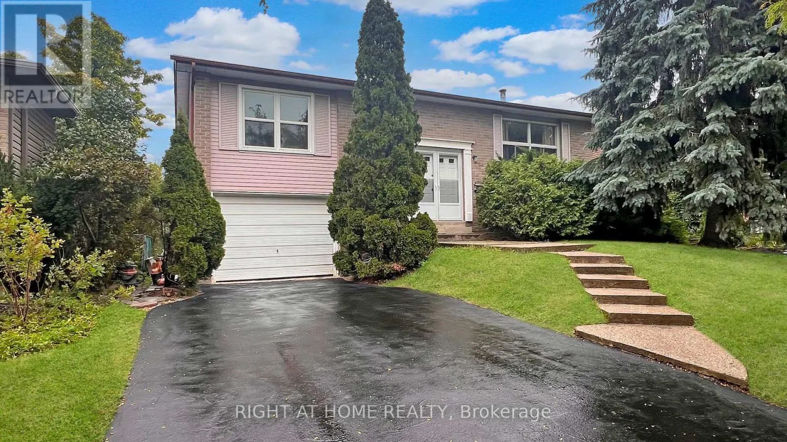 294 RANDALL CRESCENT