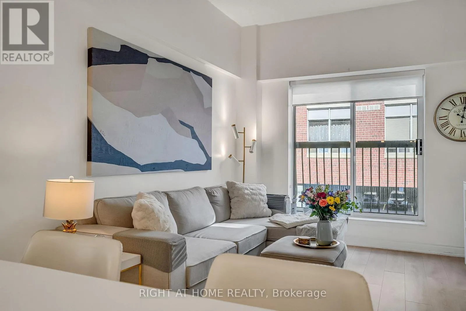 205 - 4198 DUNDAS STREET W