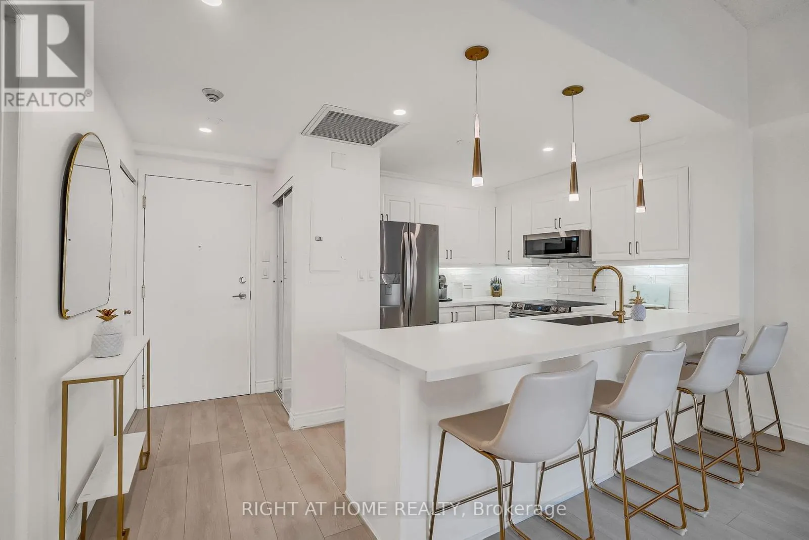205 - 4198 DUNDAS STREET W