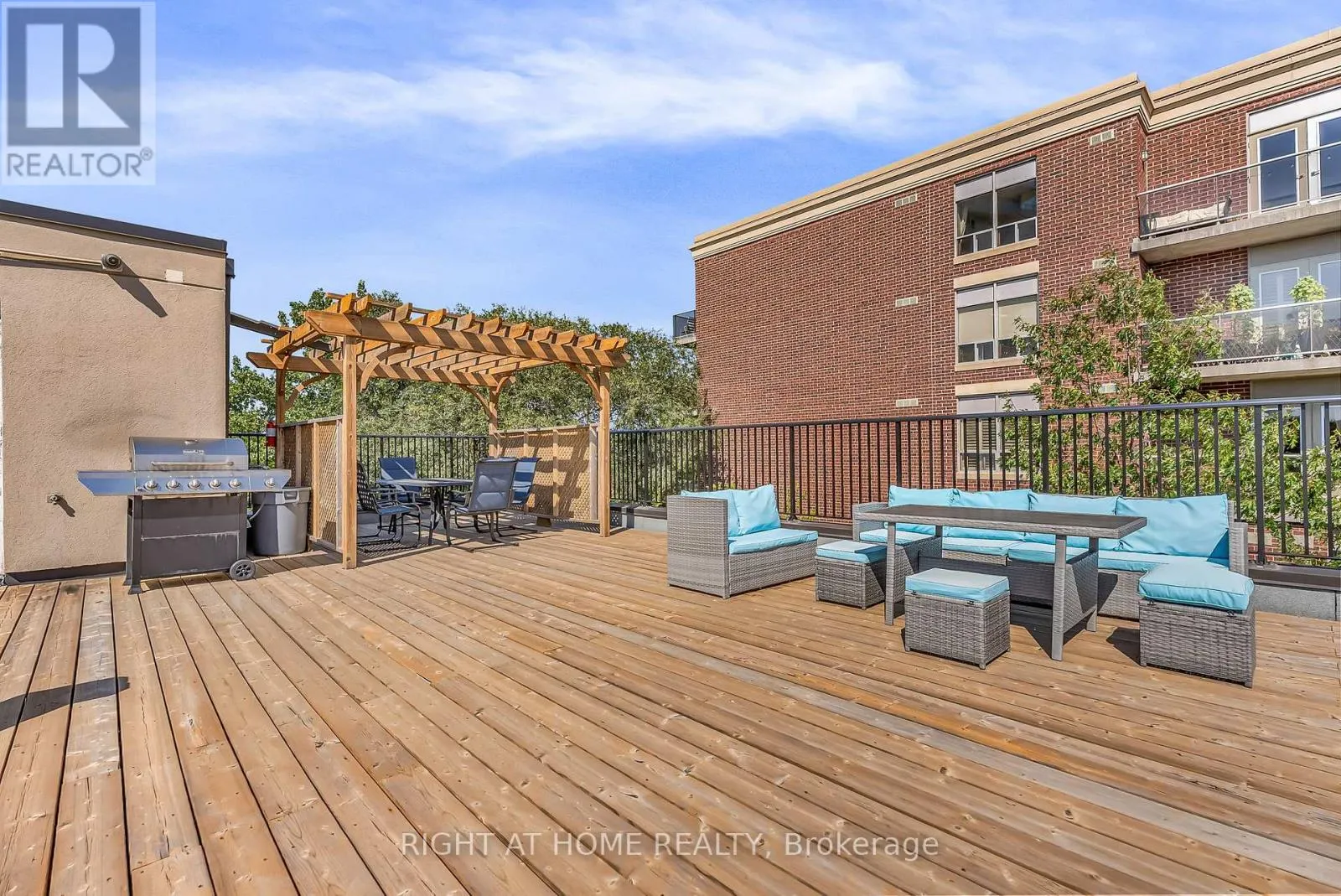 205 - 4198 DUNDAS STREET W