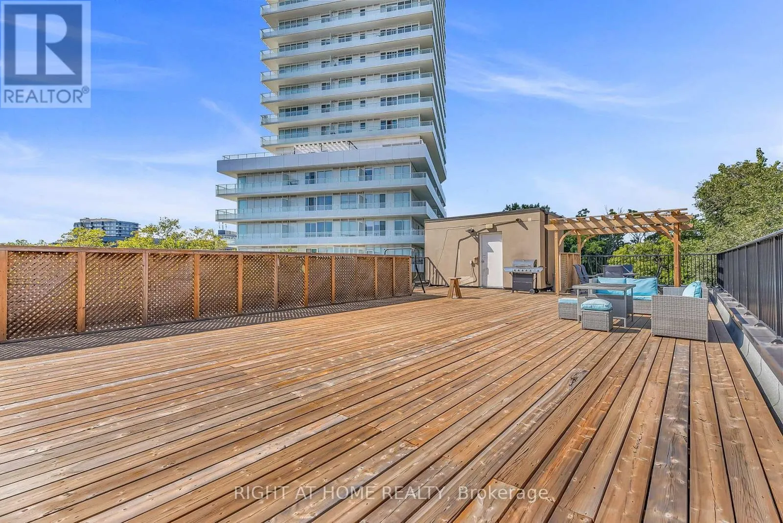 205 - 4198 DUNDAS STREET W