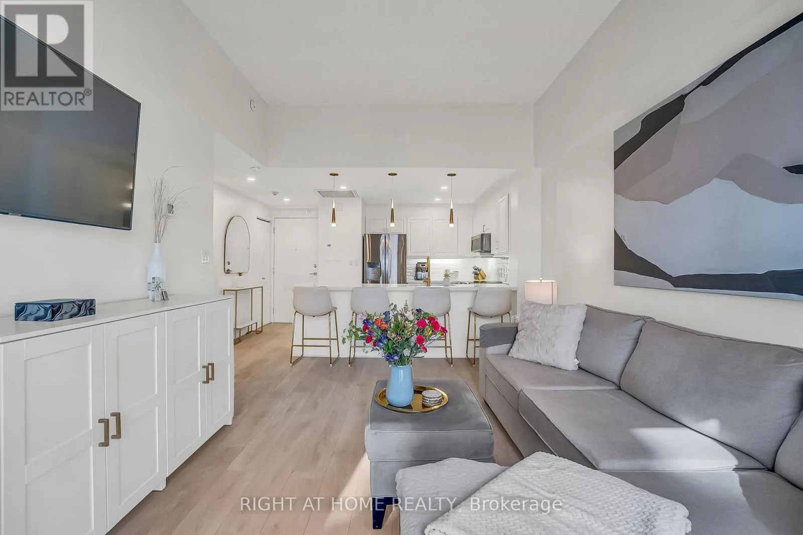 205 - 4198 DUNDAS STREET W