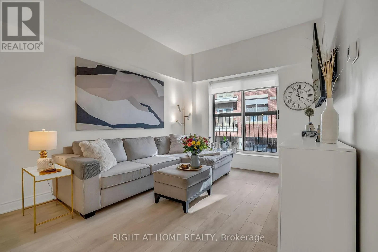 205 - 4198 DUNDAS STREET W