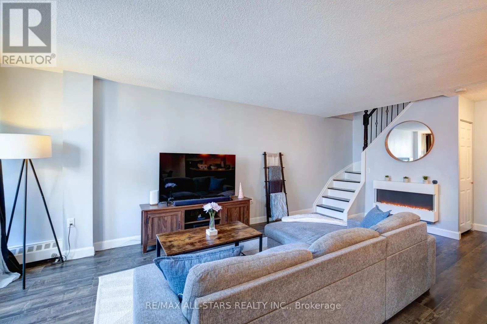 61 - 1624 BLOOR STREET