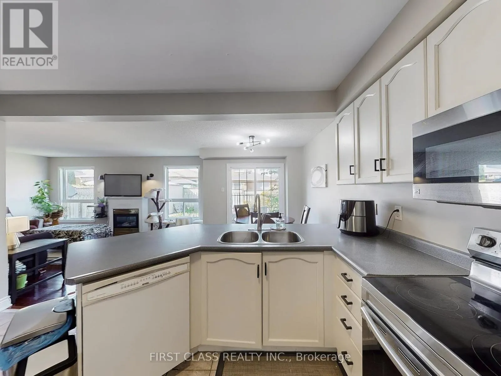73 PORCHLIGHT ROAD
