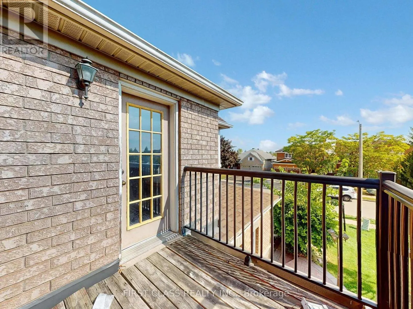 73 PORCHLIGHT ROAD
