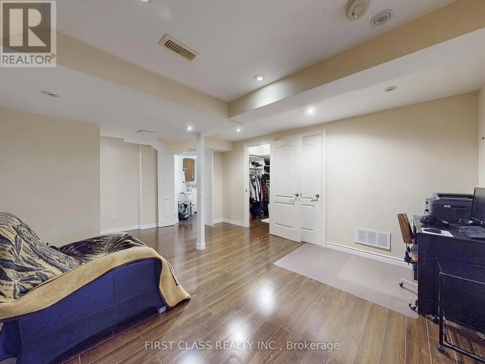 73 PORCHLIGHT ROAD