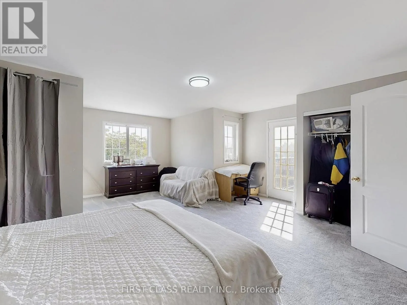73 PORCHLIGHT ROAD