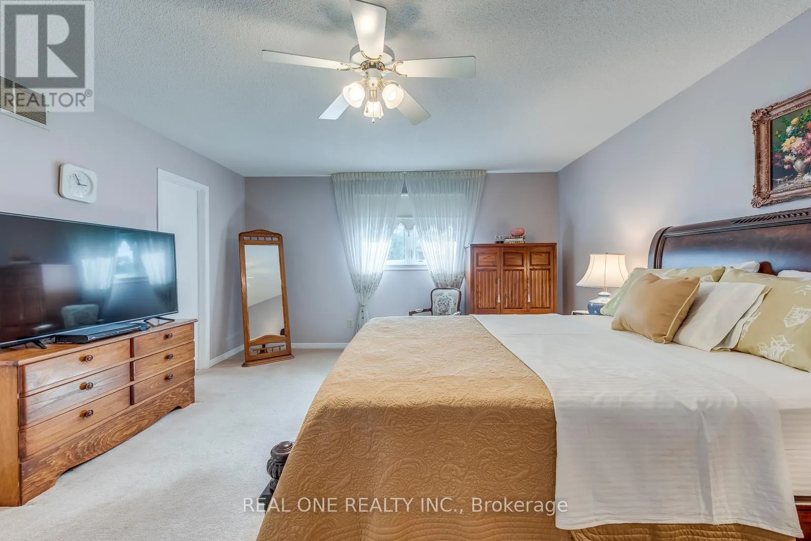2082 LAURELWOOD DRIVE