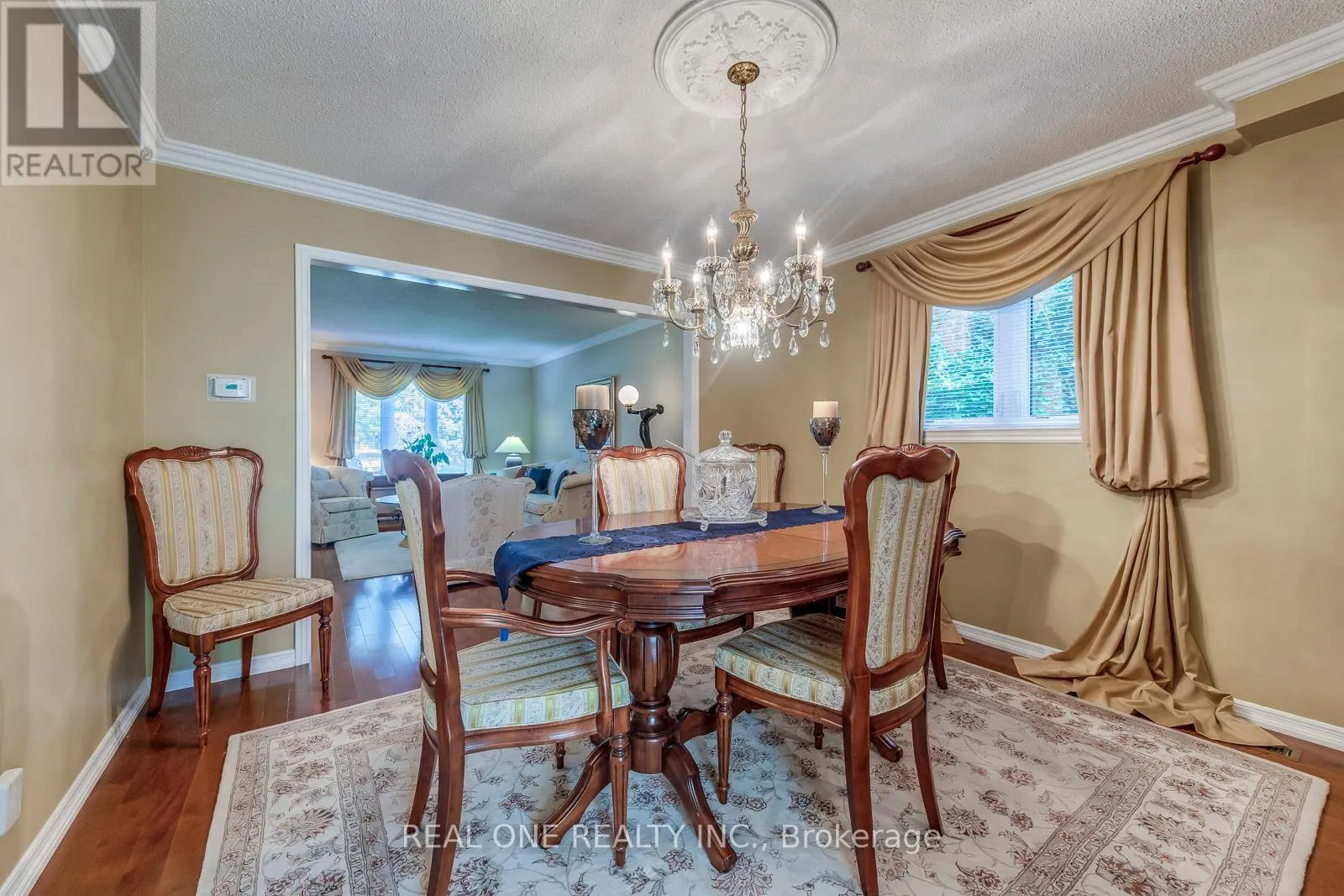 2082 LAURELWOOD DRIVE
