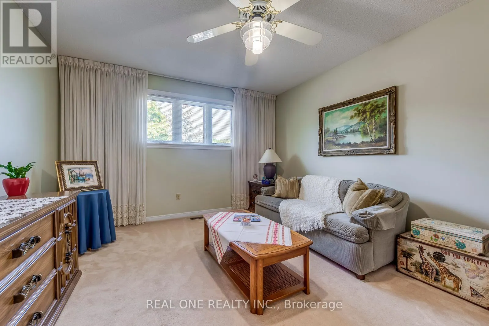 2082 LAURELWOOD DRIVE