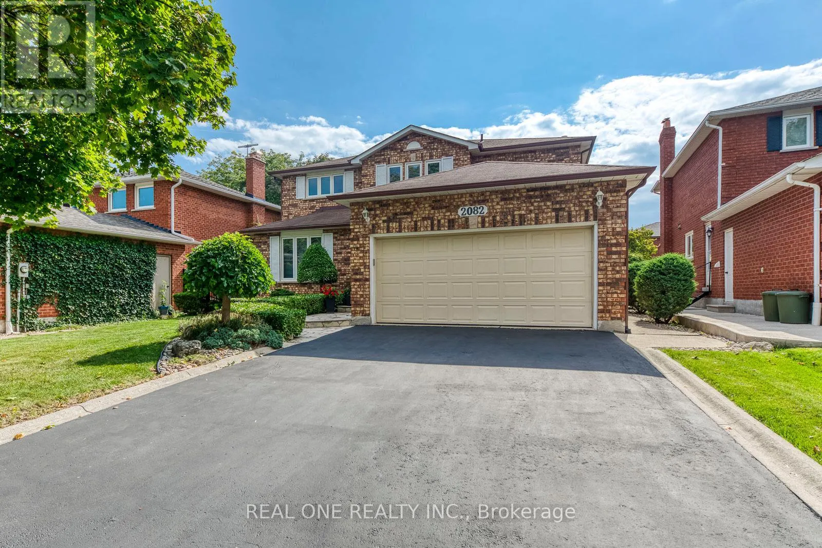 2082 LAURELWOOD DRIVE