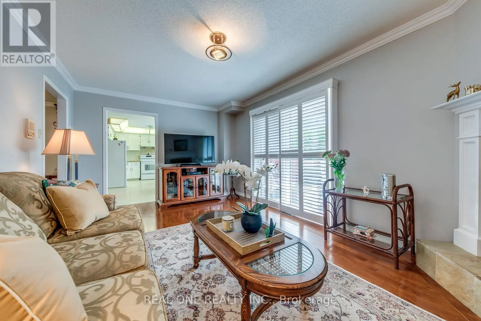 2082 LAURELWOOD DRIVE