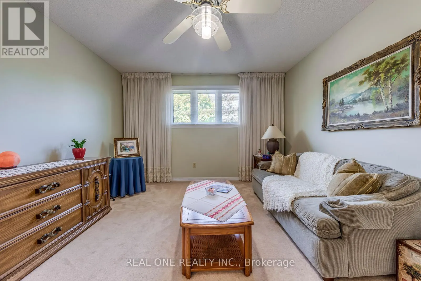 2082 LAURELWOOD DRIVE