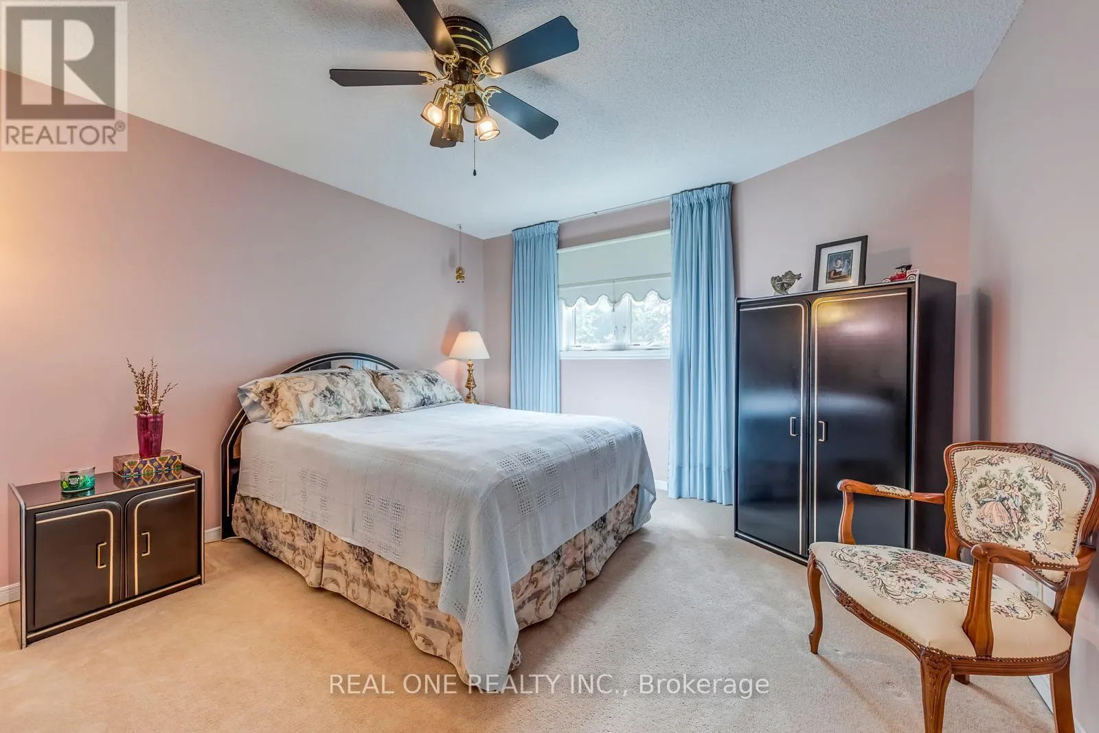 2082 LAURELWOOD DRIVE