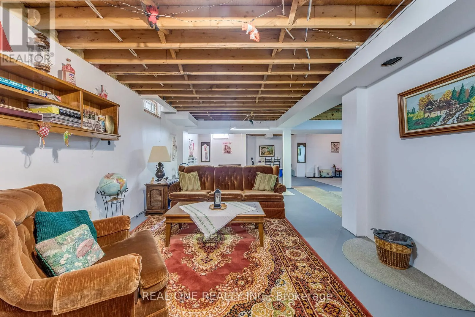 2082 LAURELWOOD DRIVE