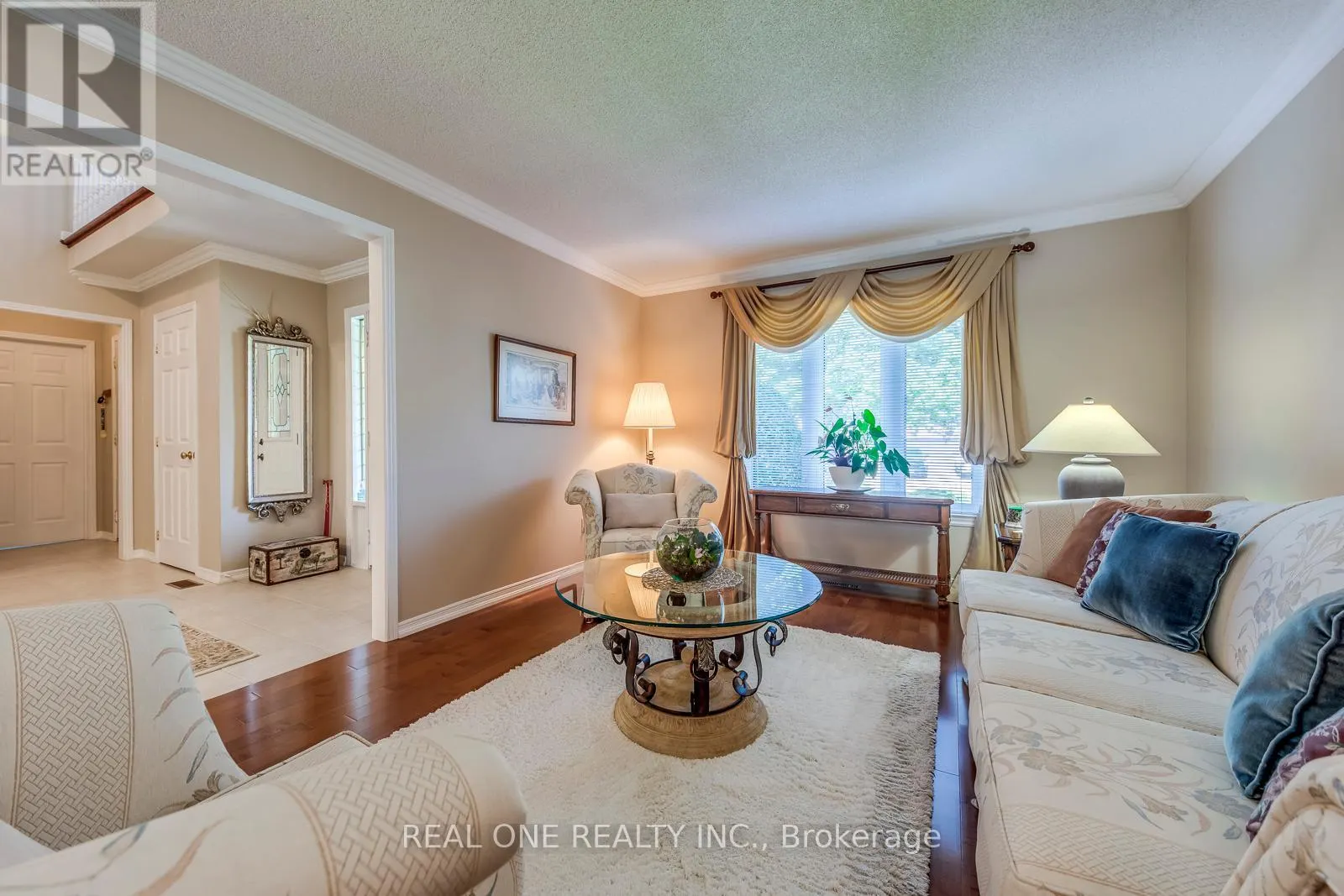 2082 LAURELWOOD DRIVE