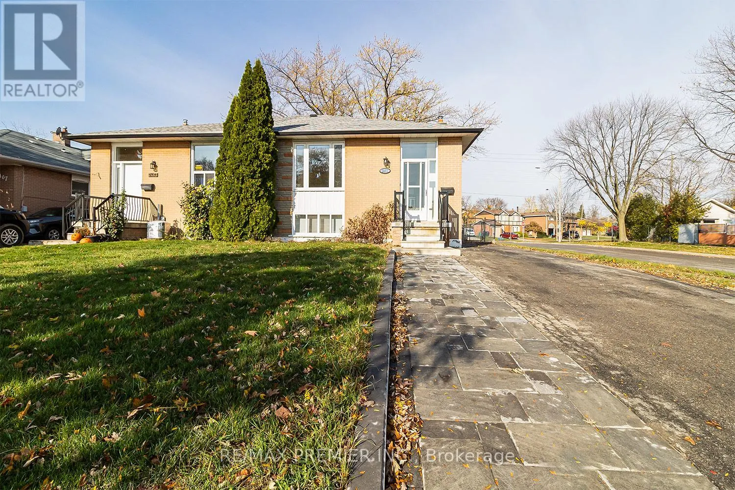 2461 PADSTOW CRESCENT