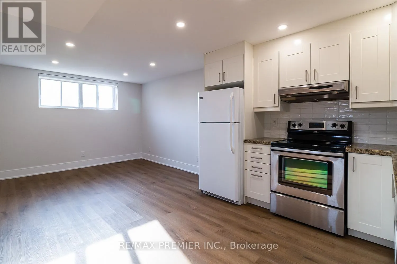 2461 PADSTOW CRESCENT