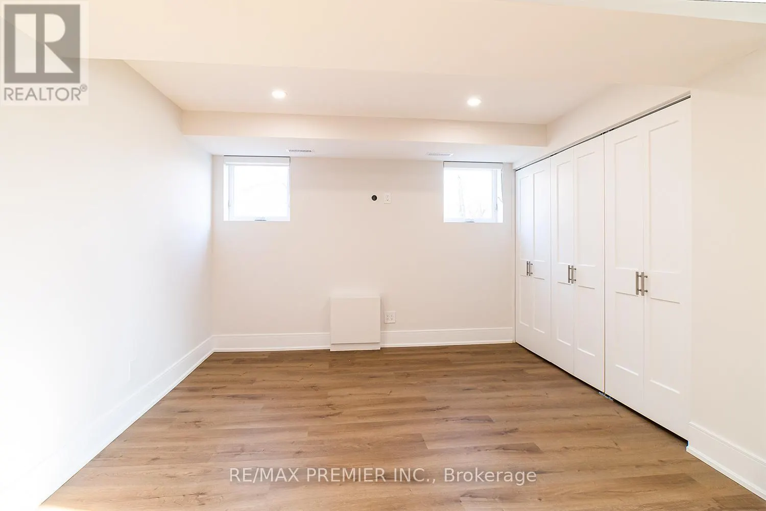 2461 PADSTOW CRESCENT