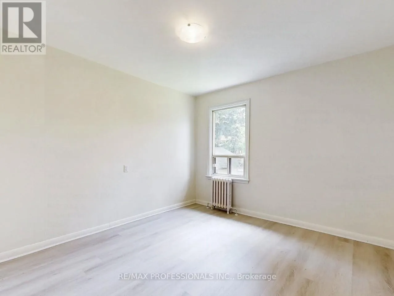 ENTIRE HOUSE - 126A SIXTEENTH STREET