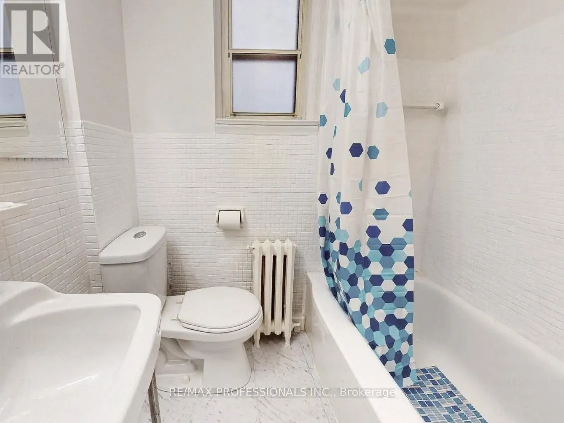 ENTIRE HOUSE - 126A SIXTEENTH STREET