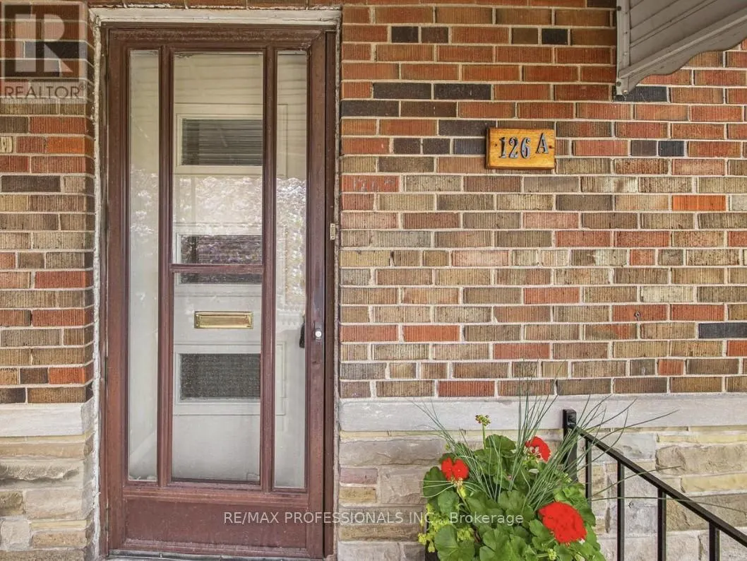 ENTIRE HOUSE - 126A SIXTEENTH STREET