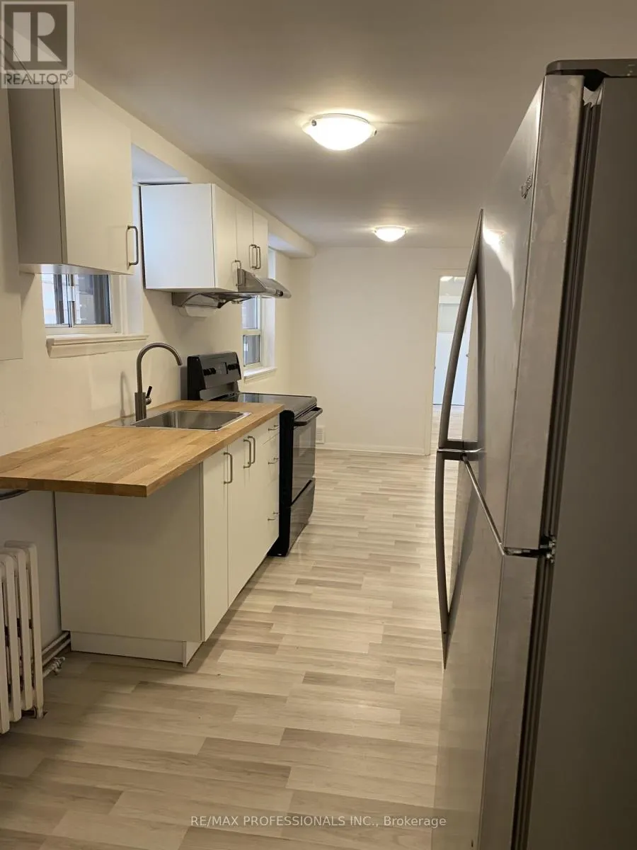 ENTIRE HOUSE - 126A SIXTEENTH STREET