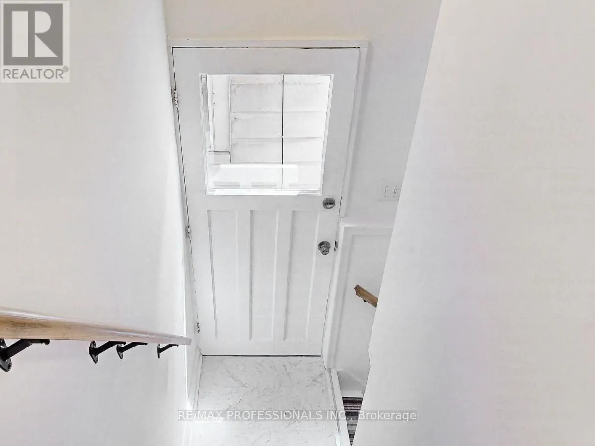 ENTIRE HOUSE - 126A SIXTEENTH STREET