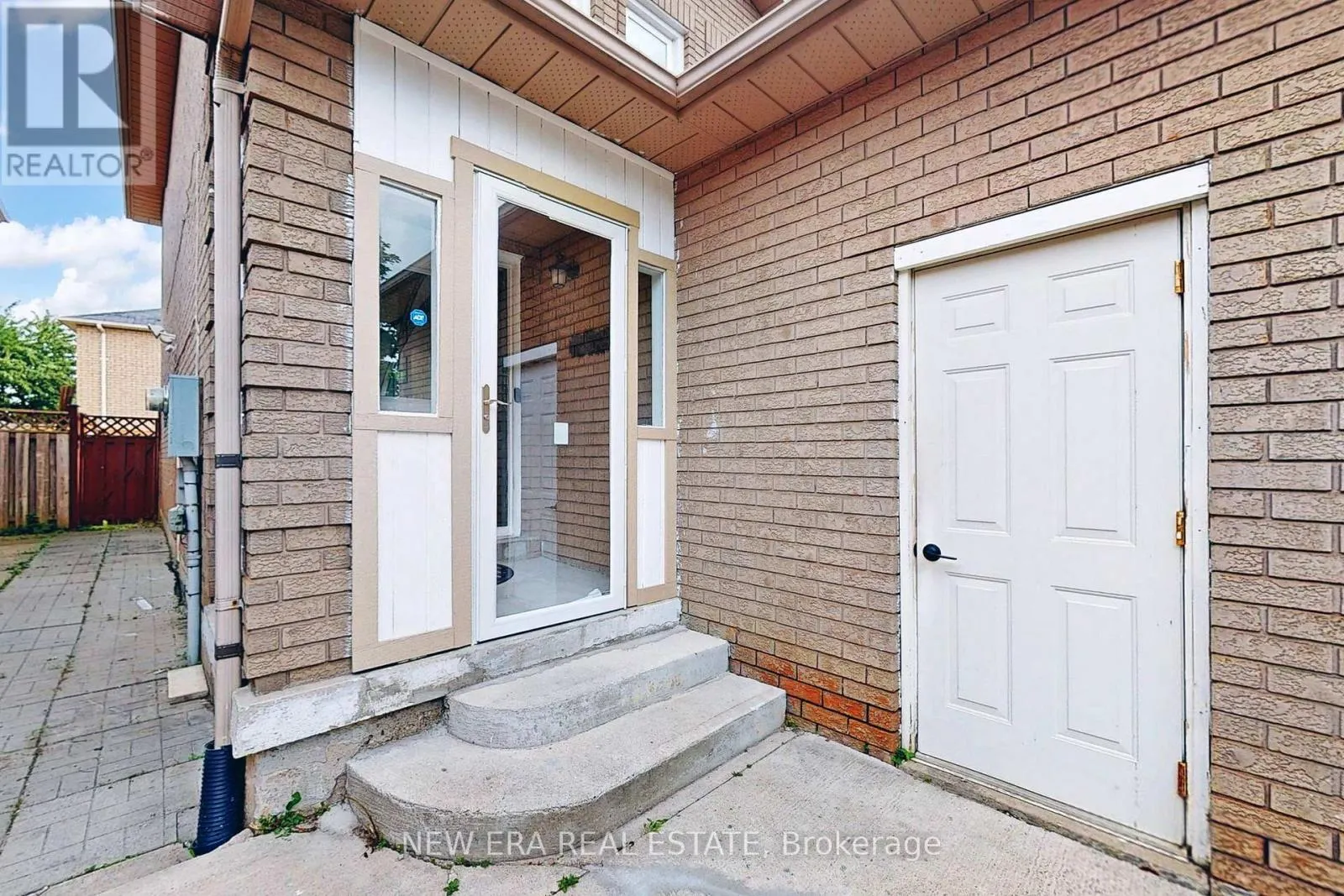 96 TOBA CRESCENT