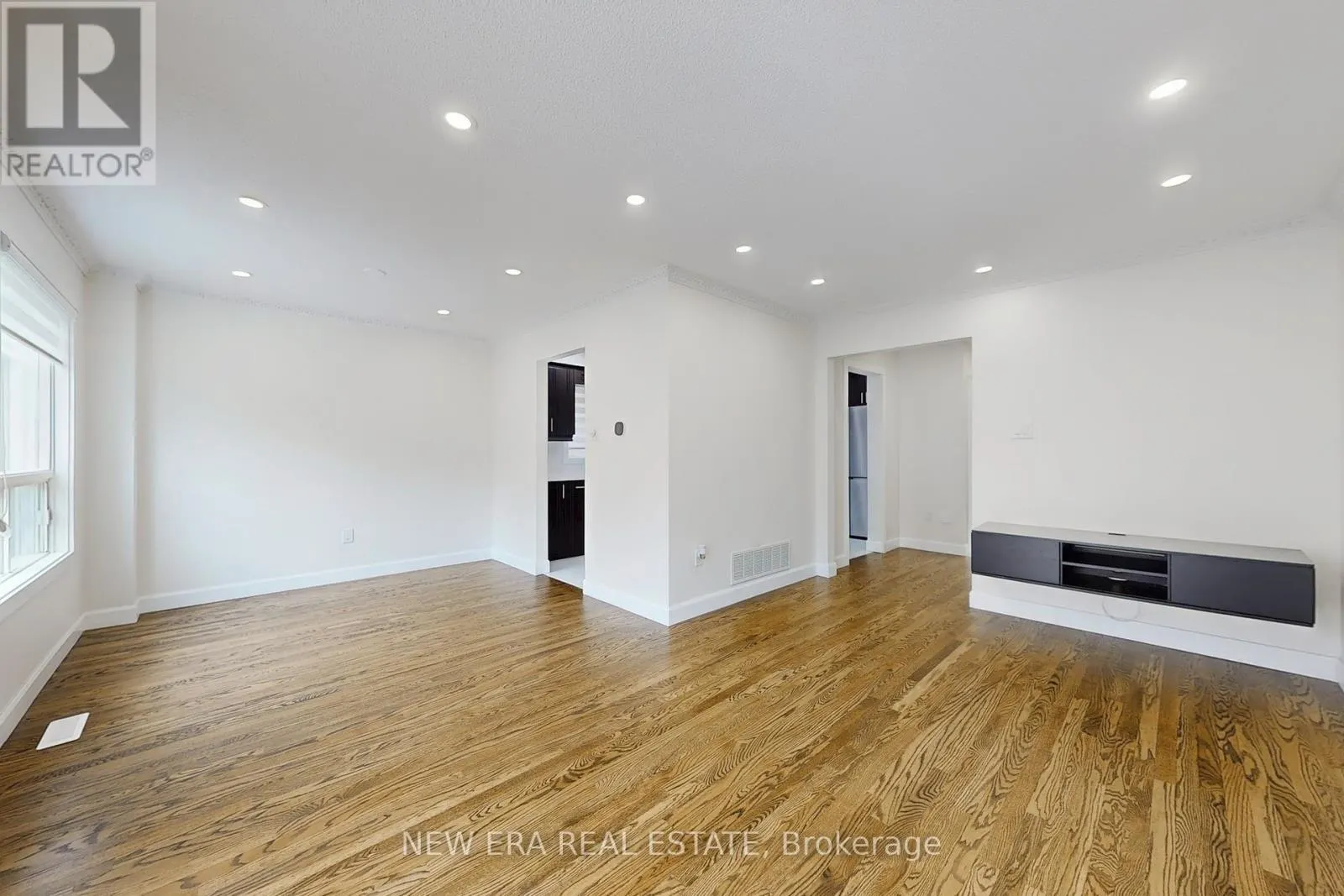 96 TOBA CRESCENT