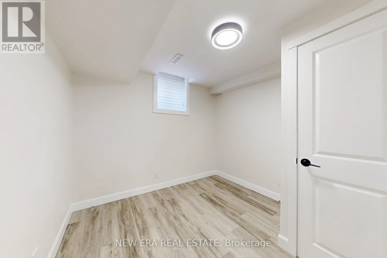 96 TOBA CRESCENT
