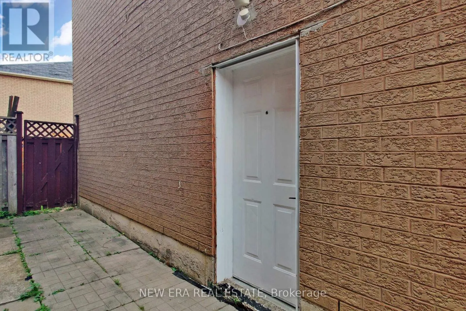 96 TOBA CRESCENT