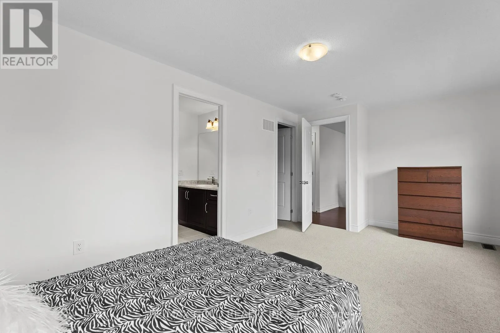 33 TIGER CRESCENT