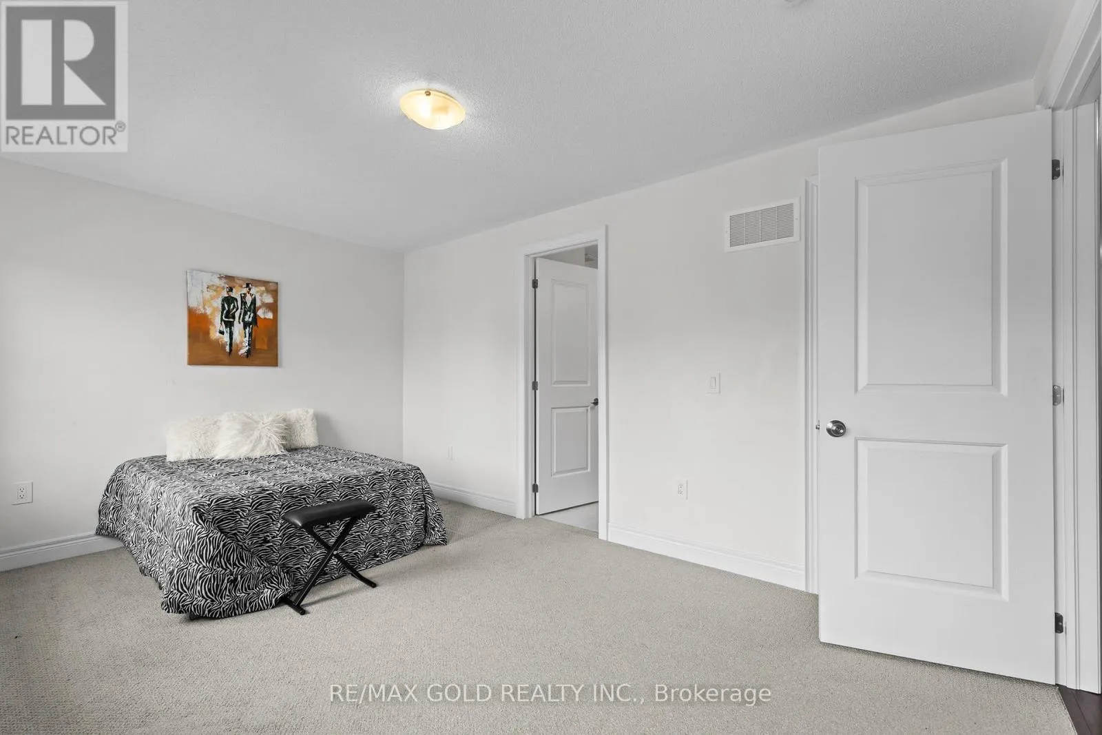 33 TIGER CRESCENT