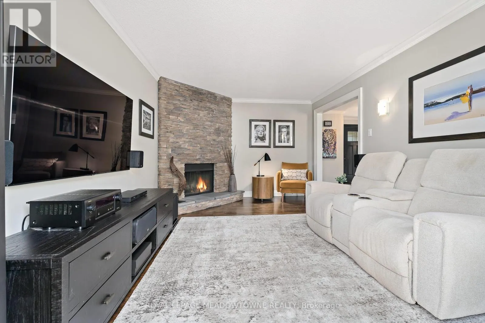25 HILLSIDE DRIVE