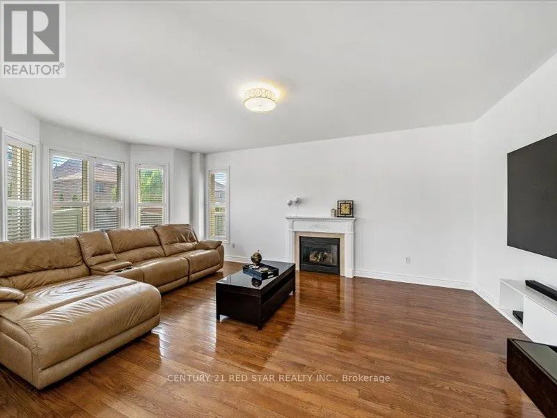 31 EIFFEL BOULEVARD