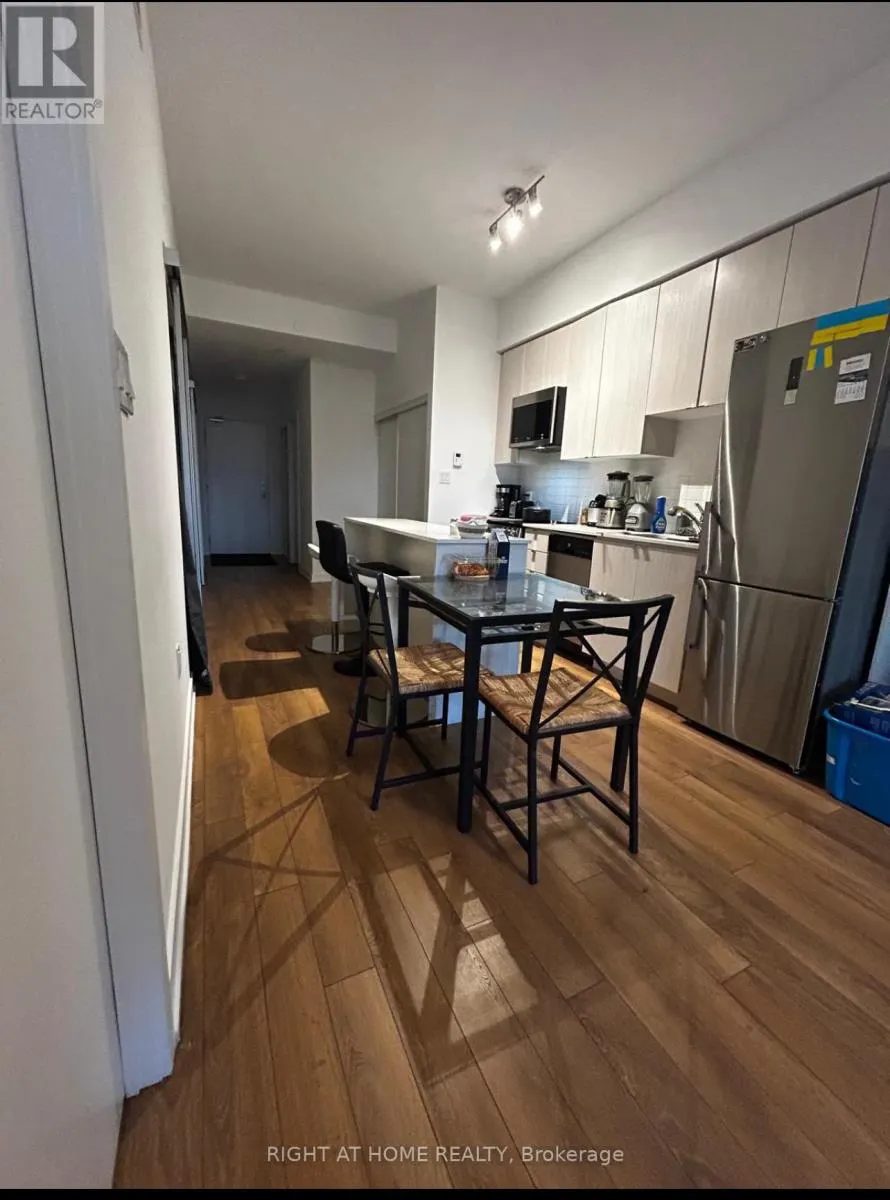 2433 DUFFERIN STREET