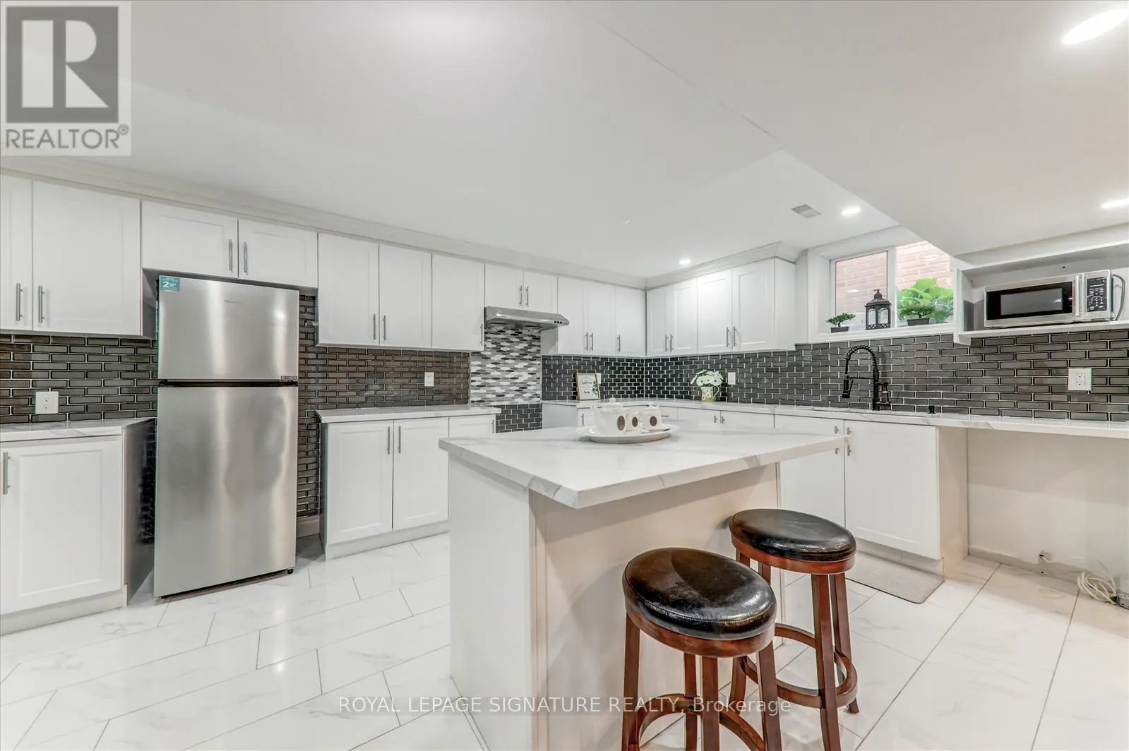 72 FAIRHILL AVENUE