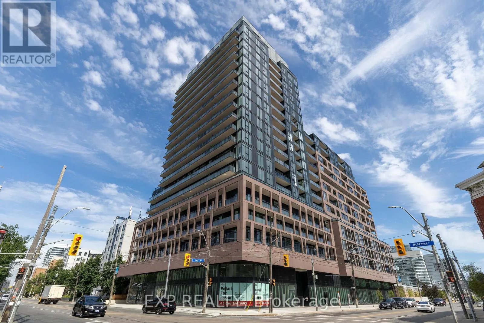 427 - 285 DUFFERIN STREET